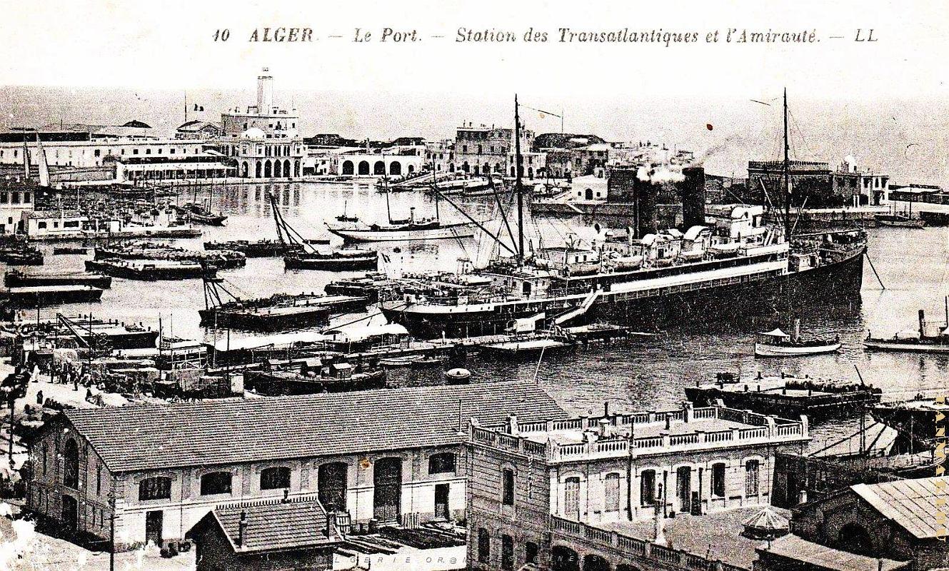 Alger - Port - Station des Transatlantiques et Amiraute.jpg